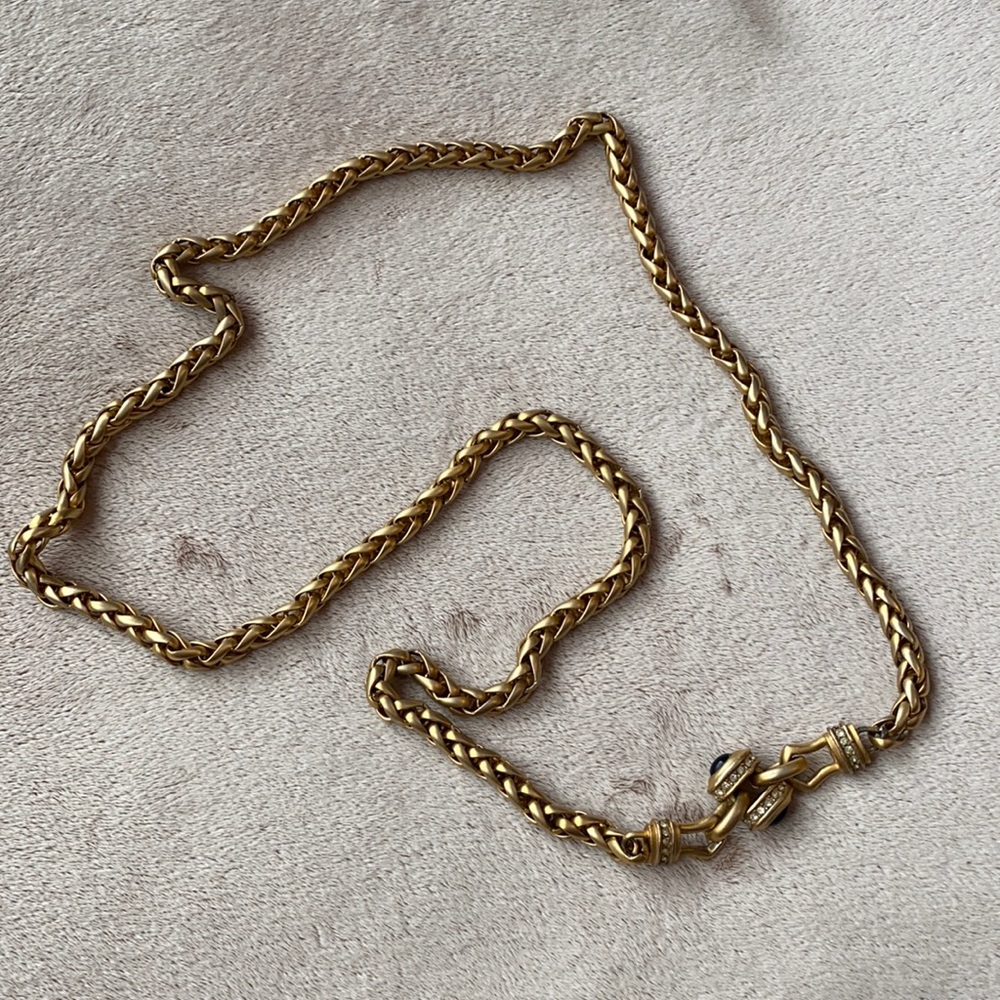 { vintage chain necklace }